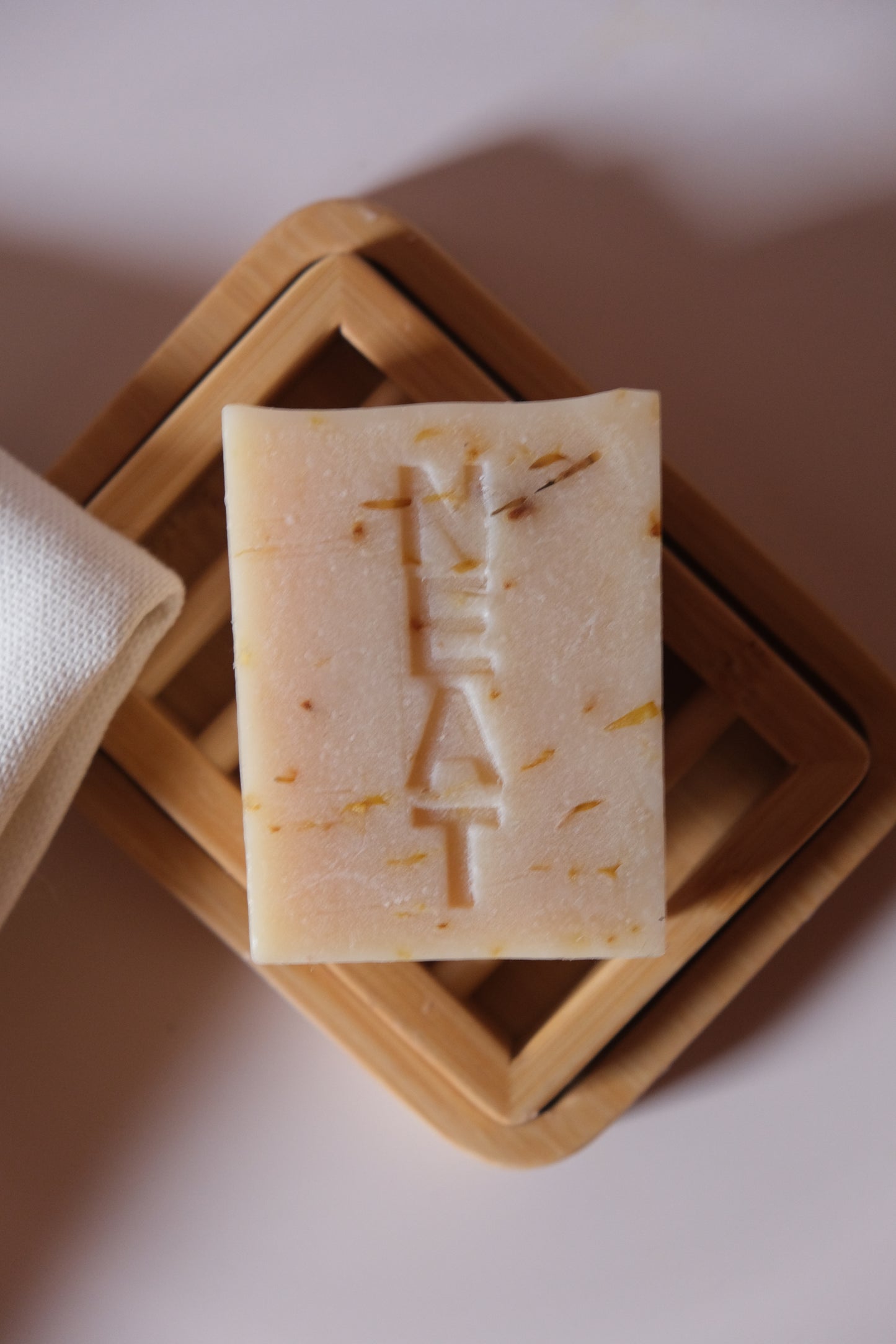 Superfatted soap Lemongrass, lime & bergamot |  Coconut milk & calendula flowers